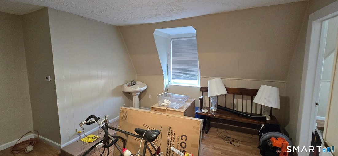Hartford, Connecticut, United States 4 - 18329338