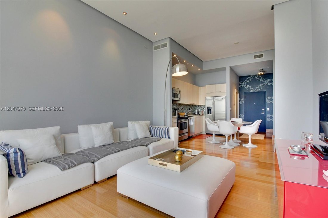 Condo in Miami Beach, Florida, United States 3 - 18331659