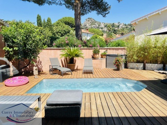 Villa in Hyeres, Provence-Alpes-Côte d'Azur, France 1 - 18327852