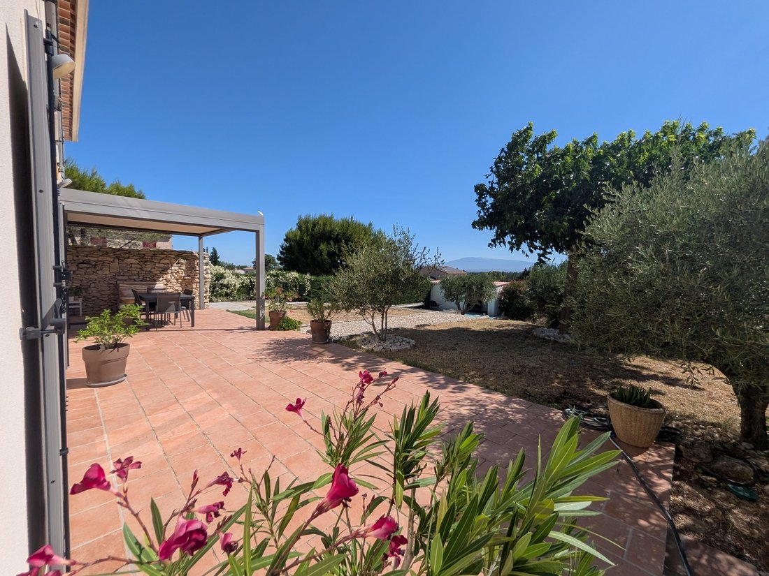 House in Châteauneuf-de-Gadagne, Provence-Alpes-Côte d'Azur, France 2 - 16737409