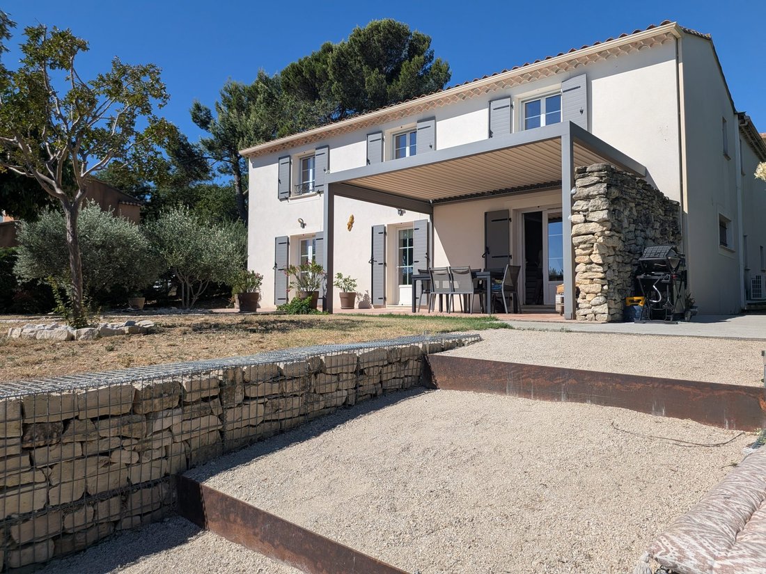 House in Châteauneuf-de-Gadagne, Provence-Alpes-Côte d'Azur, France 1 - 16737409