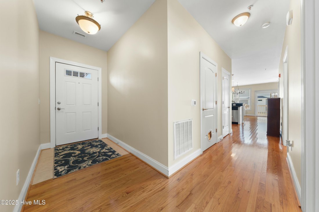 Condo in Carolina Beach, North Carolina, United States 5 - 18330959