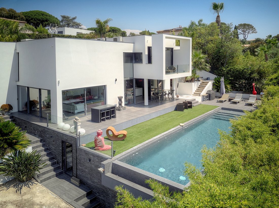 Villa in La Roquette-sur-Siagne, Provence-Alpes-Côte d'Azur, France 1 - 18321338