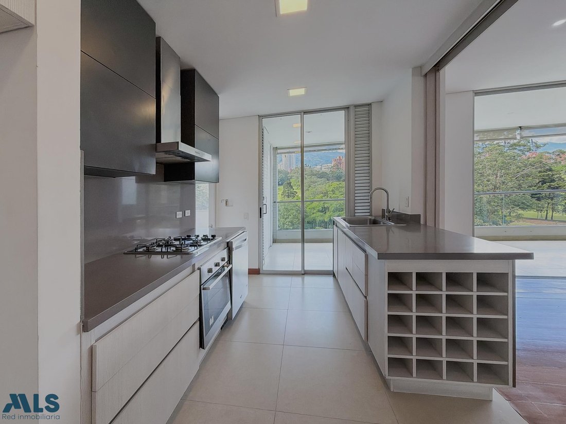 Apartment in Medellín, Antioquia, Colombia 2 - 18327371