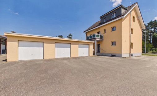 Haus in Delsberg, Jura, Schweiz 1
