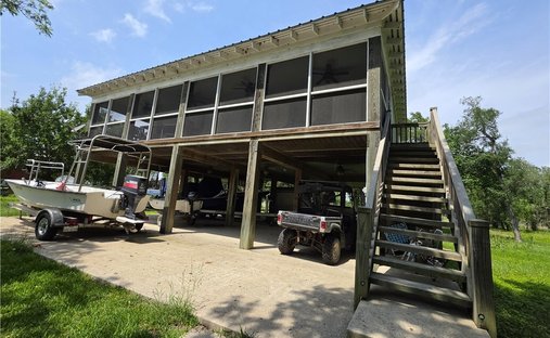 House in Tivoli, Texas, United States 1