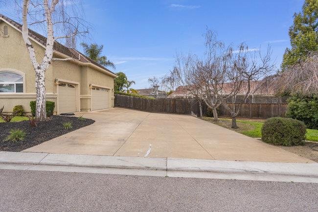 House in Hollister, California, United States 4 - 17757659