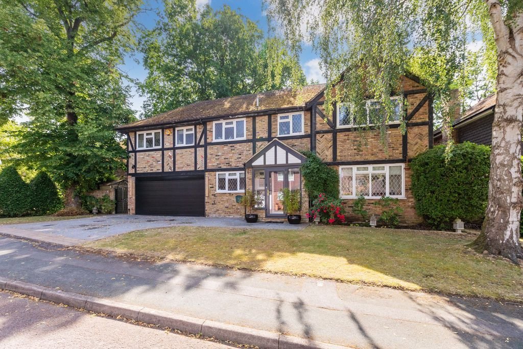House in Windlesham, England 1 - 18326844