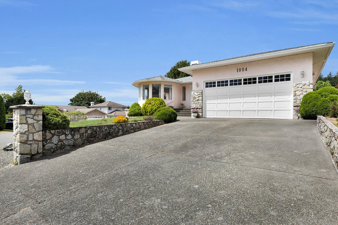 House in Saanich, British Columbia, Canada 3 - 18328720