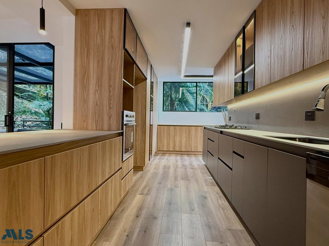 Apartment in Medellín, Antioquia, Colombia 5 - 18327563