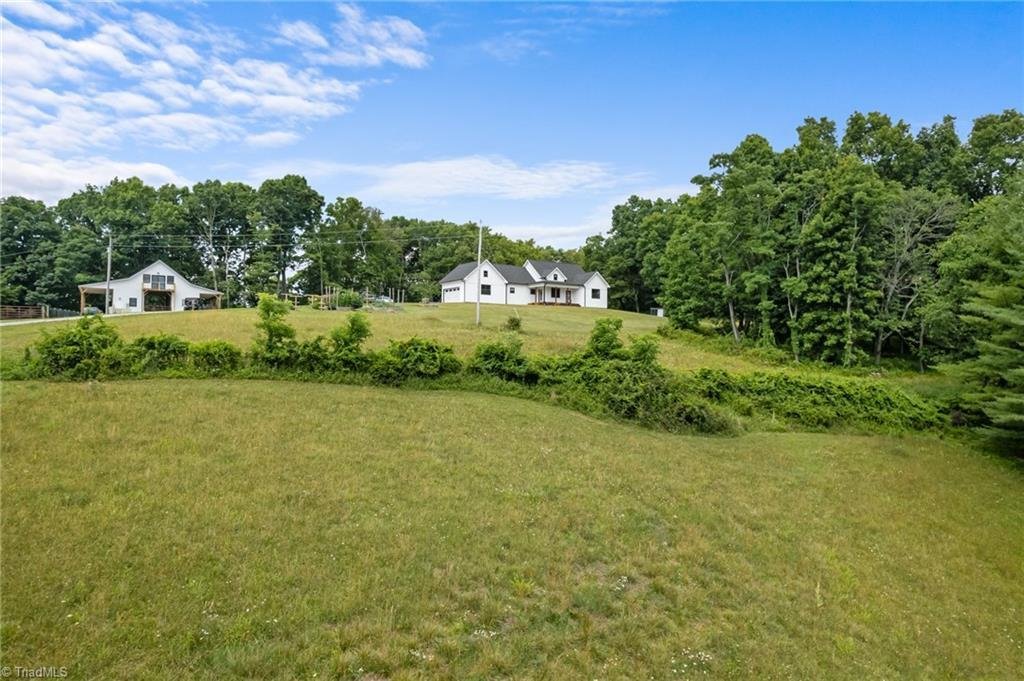 House in Sparta, North Carolina, United States 4 - 18330373