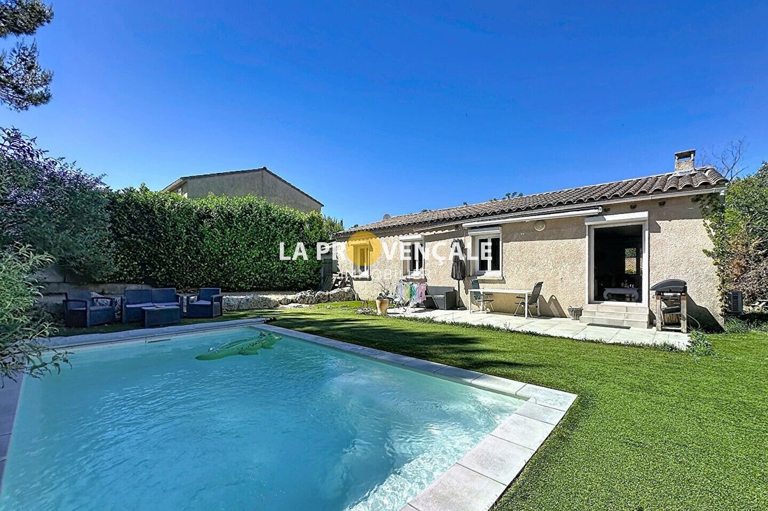 Villa in Trets, Provence-Alpes-Côte d'Azur, France 1 - 18328104
