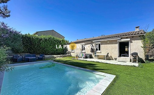 Villa in Trets, Provence-Alpes-Côte d'Azur, France 1