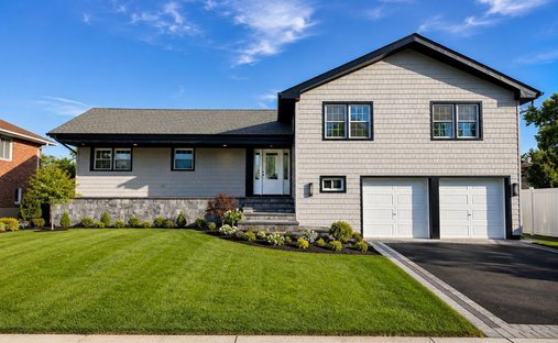 House in Bellmore, New York, United States 1