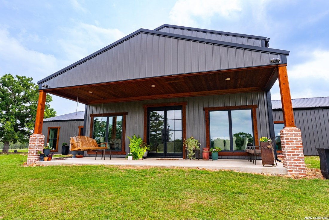 House in Kingsbury, Texas, United States 1 - 18330350
