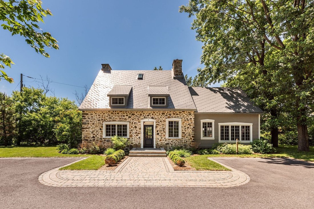 House in Saint-Lambert, Quebec, Canada 1 - 18331593