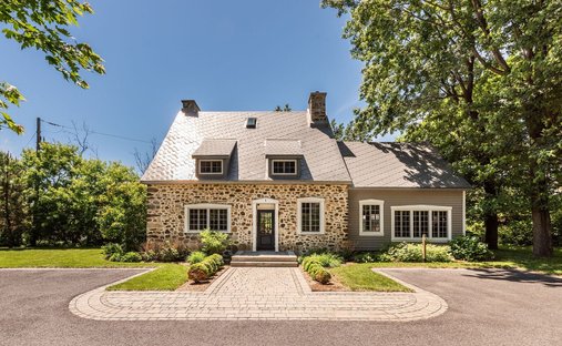 House in Saint-Lambert, Quebec, Canada 1