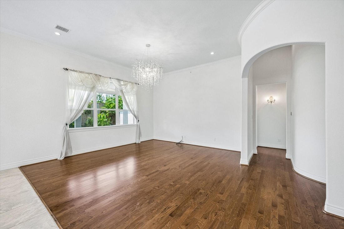 House in Houston, Texas, United States 5 - 18327797