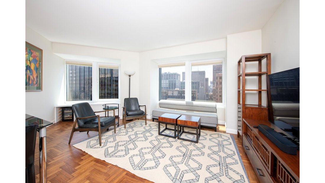 New York, New York, United States 1 - 18331706