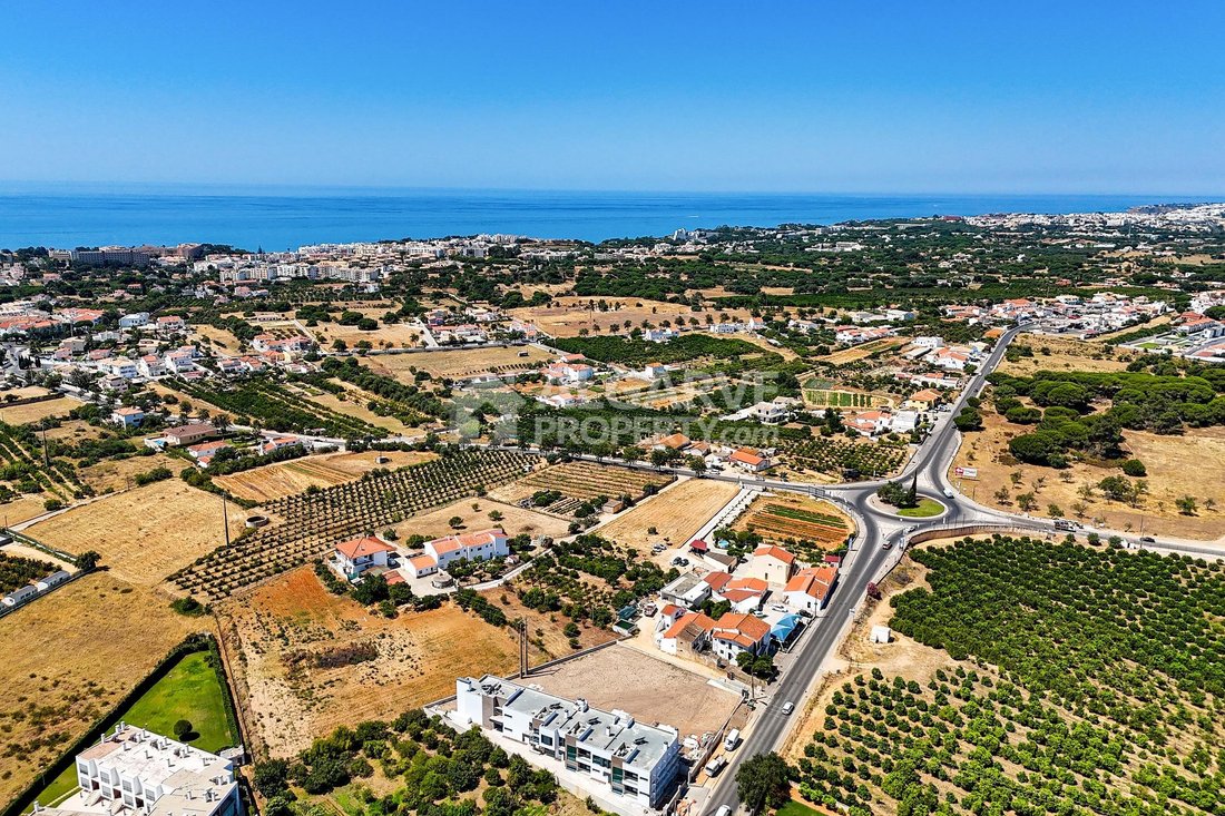 Villa in Olhos de Agua, Algarve, Portugal 1 - 16073377