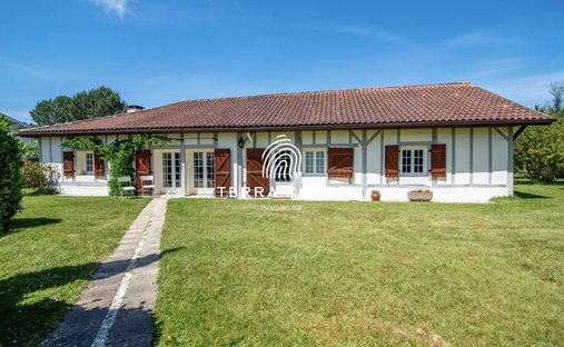 House in Seignosse, Nouvelle-Aquitaine, France 1