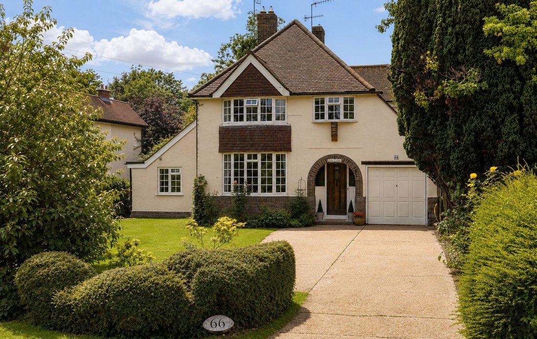House in Horley, England 1 - 18298504