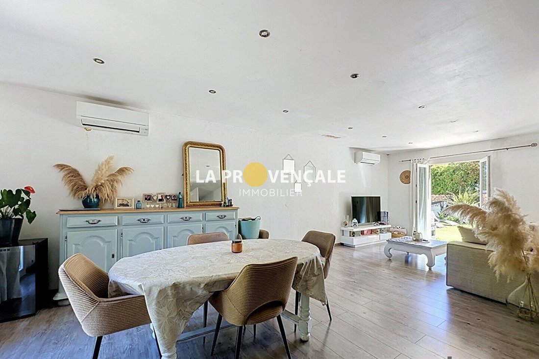 Villa in Trets, Provence-Alpes-Côte d'Azur, France 3 - 18328104