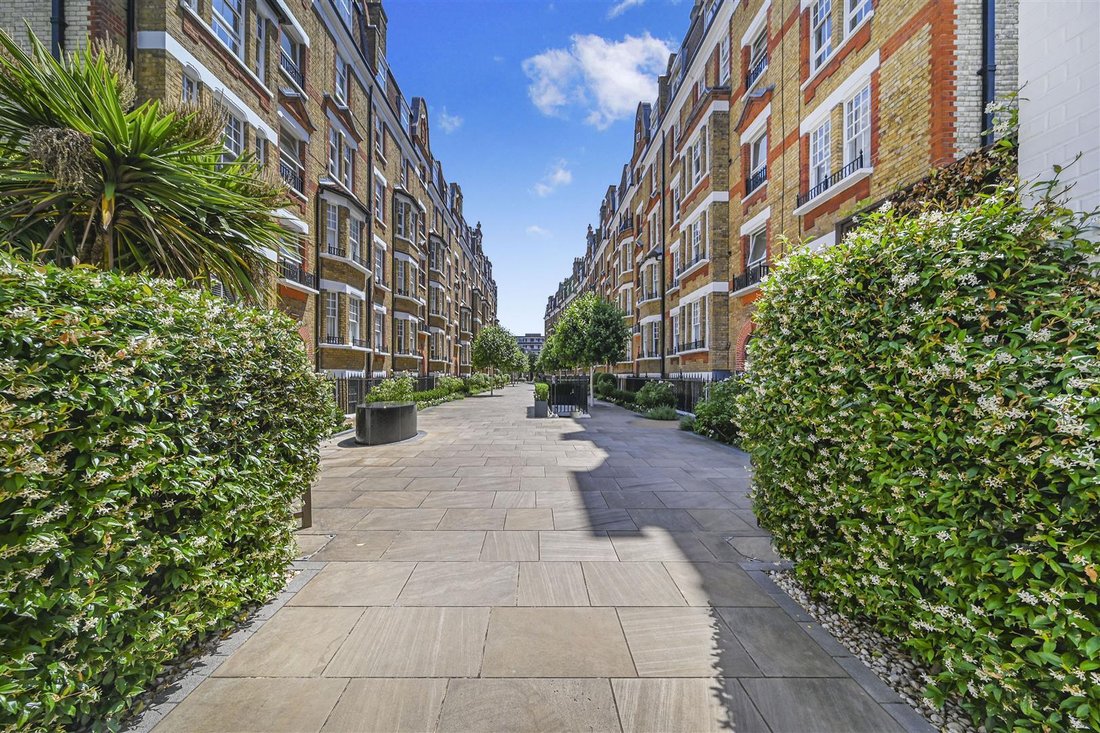 Apartment in Brompton, Kensington And Chelsea, England 1 - 18327989