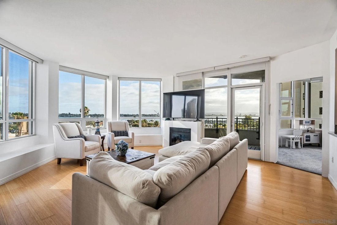 Condo in San Diego, California, United States 3 - 18327317