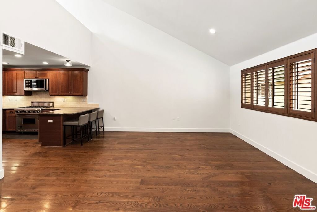Condo in Los Angeles, California, United States 4 - 18329637