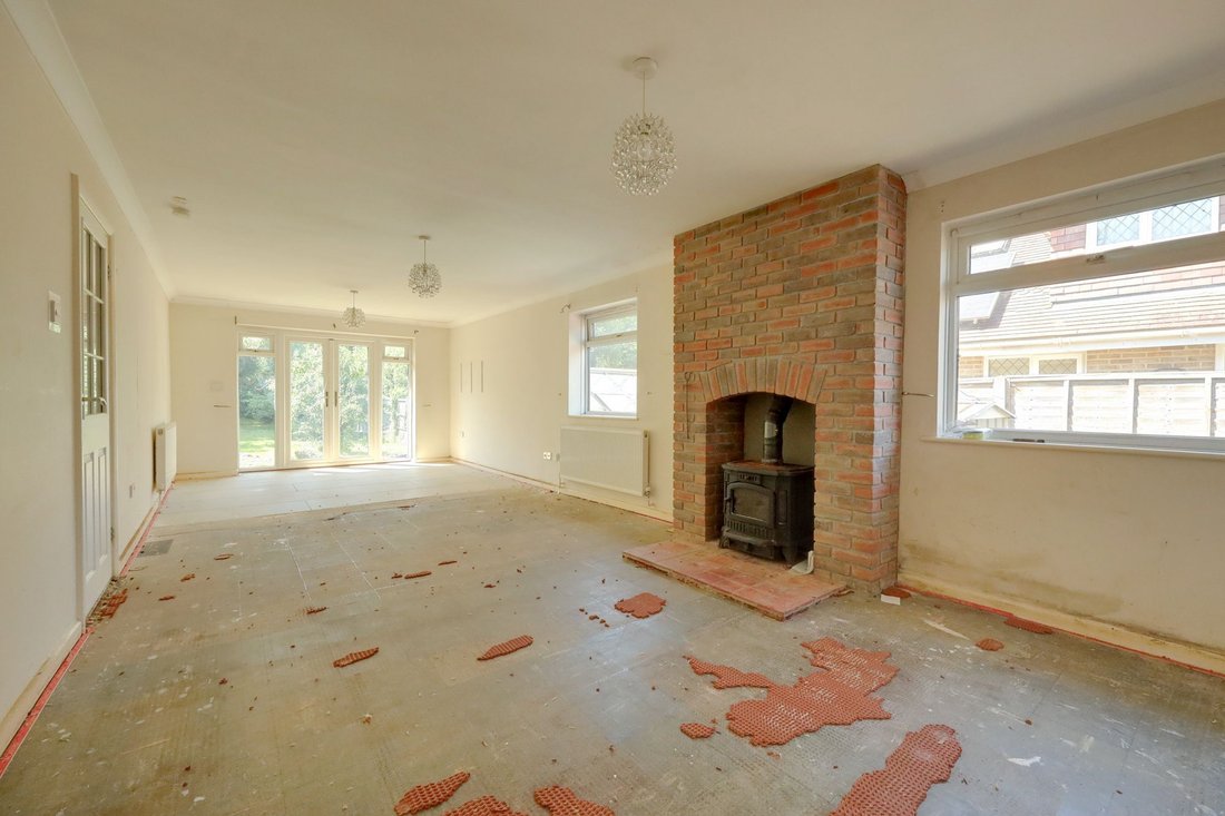 Bungalow in Burgess Hill, England 4 - 18328051