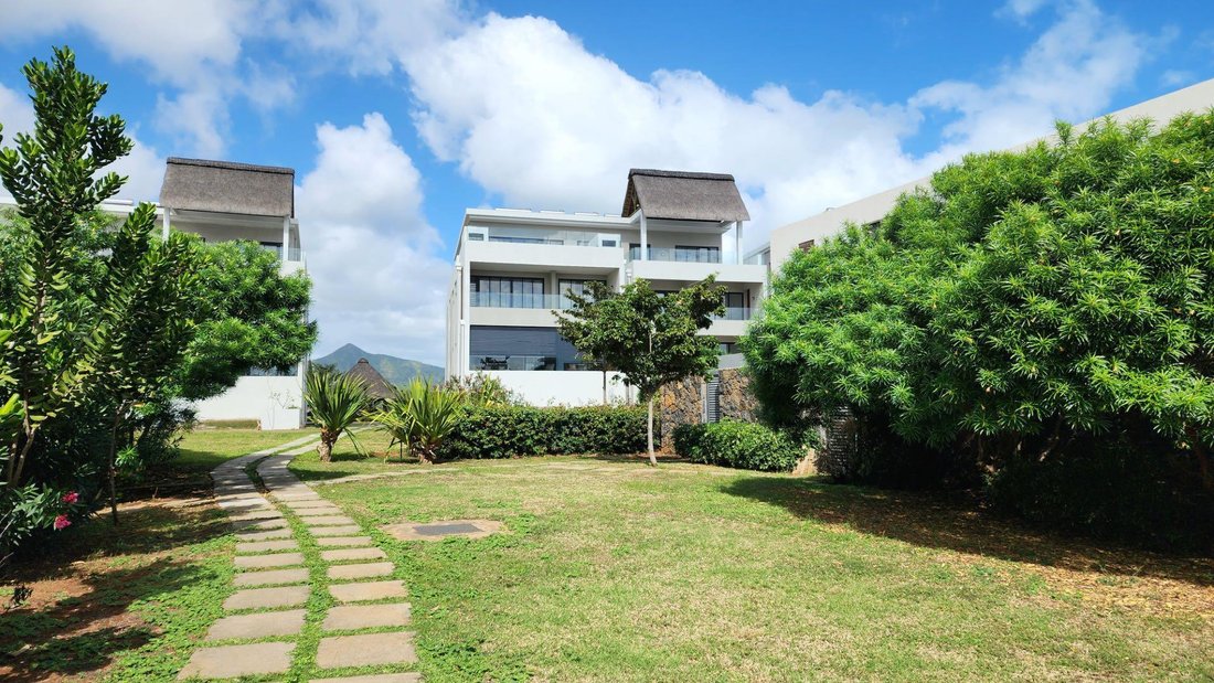 Apartment in Grande Riviere Noire, Rivière Noire District, Mauritius 3 - 18327141