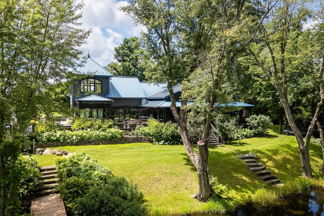 House in West Bolton, Quebec, Quebec, Canada 4 - 18331594