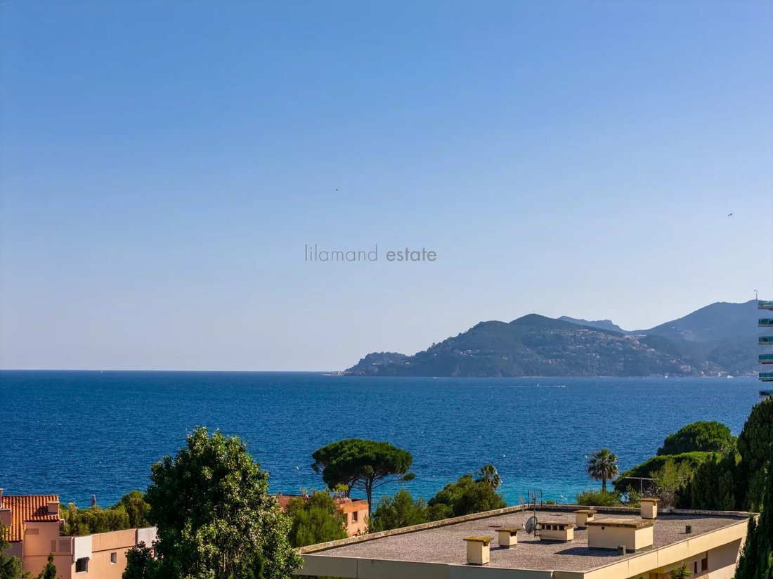 Villa in Font de Veyre, Cannes, France 3 - 18327908