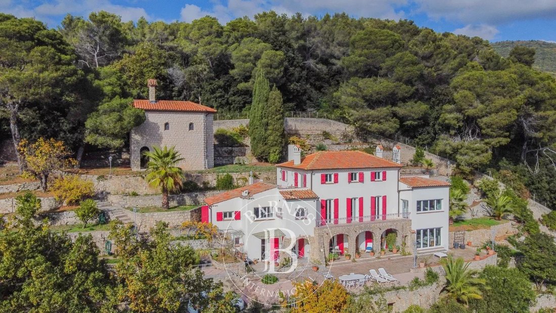 Villa in Grasse, Provence-Alpes-Côte d'Azur, France 1 - 16808130
