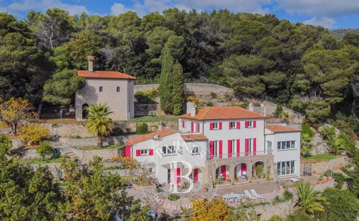 Villa in Grasse, Provence-Alpes-Côte d'Azur, France 1