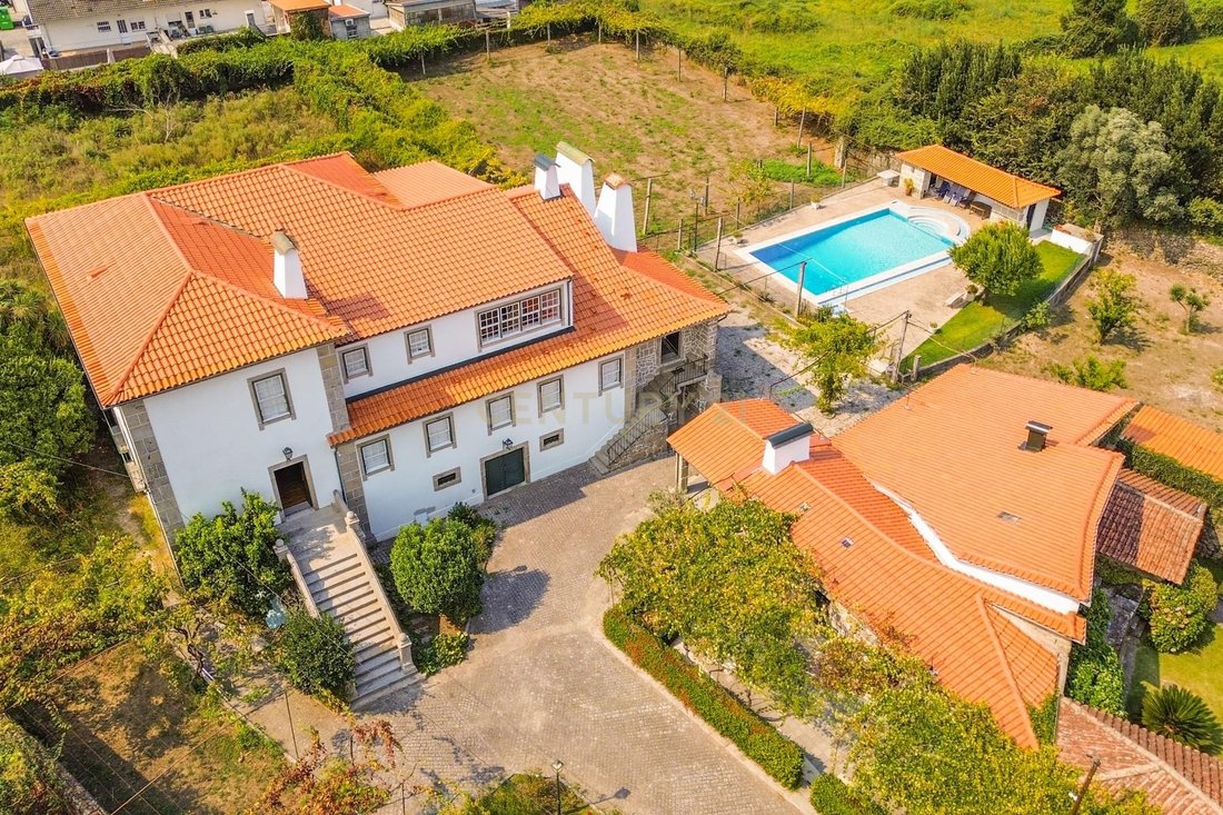 Villa in Ferreiros, Prozelo e Besteiros, Braga, Portugal 2 - 15183432