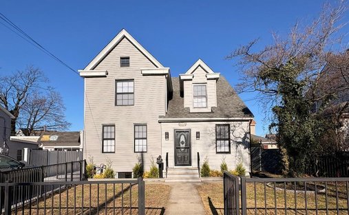 House in New York, New York, United States 1