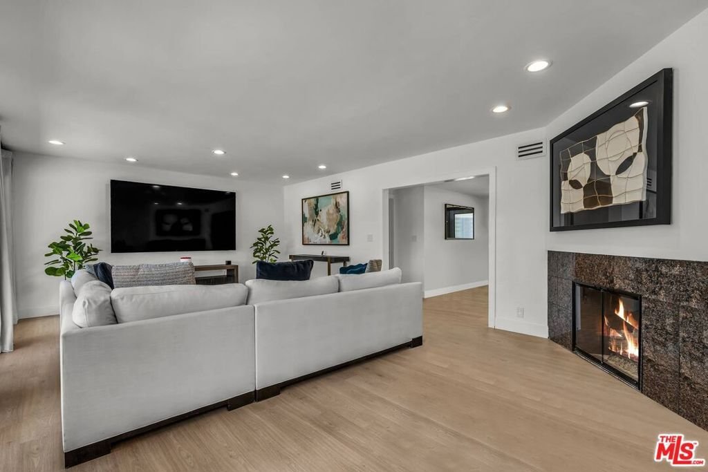 House in Los Angeles, California, United States 5 - 18329631