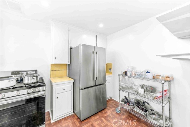 Los Angeles, California, United States 5 - 18327750