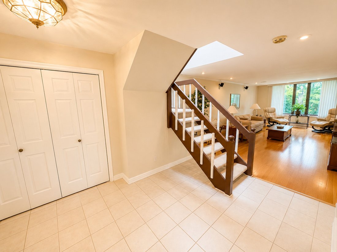 Condo in Hinsdale, Illinois, United States 3 - 18327592