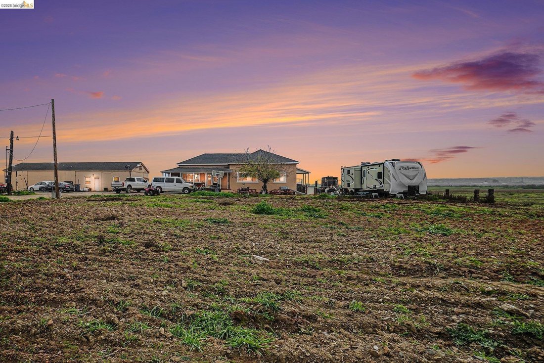 Byron, California, United States 5 - 18327309