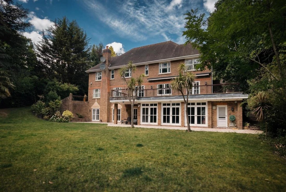 House in Coombe, Royal Borough of Kingston upon Thames, England 2 - 18326823