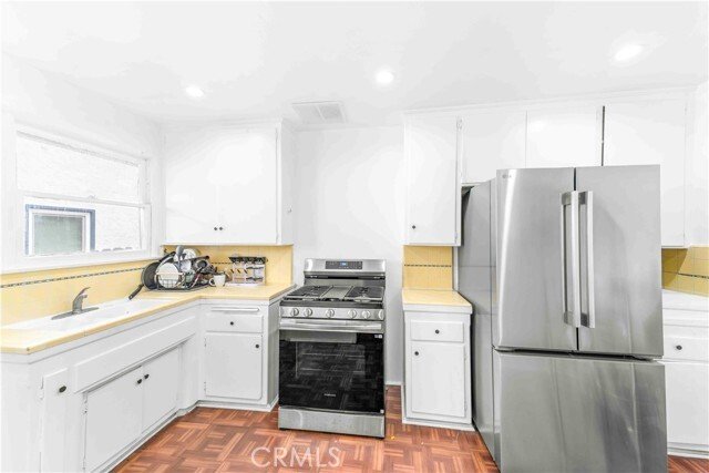 Los Angeles, California, United States 1 - 18327750