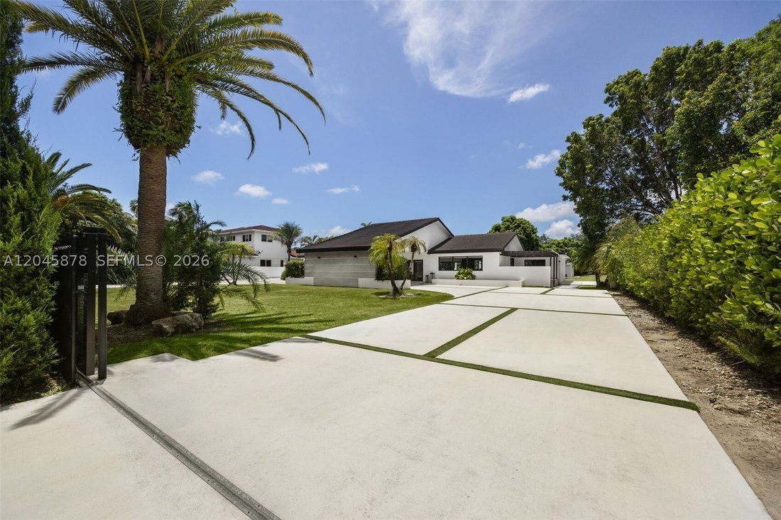House in Miami, Florida, United States 3 - 18326928