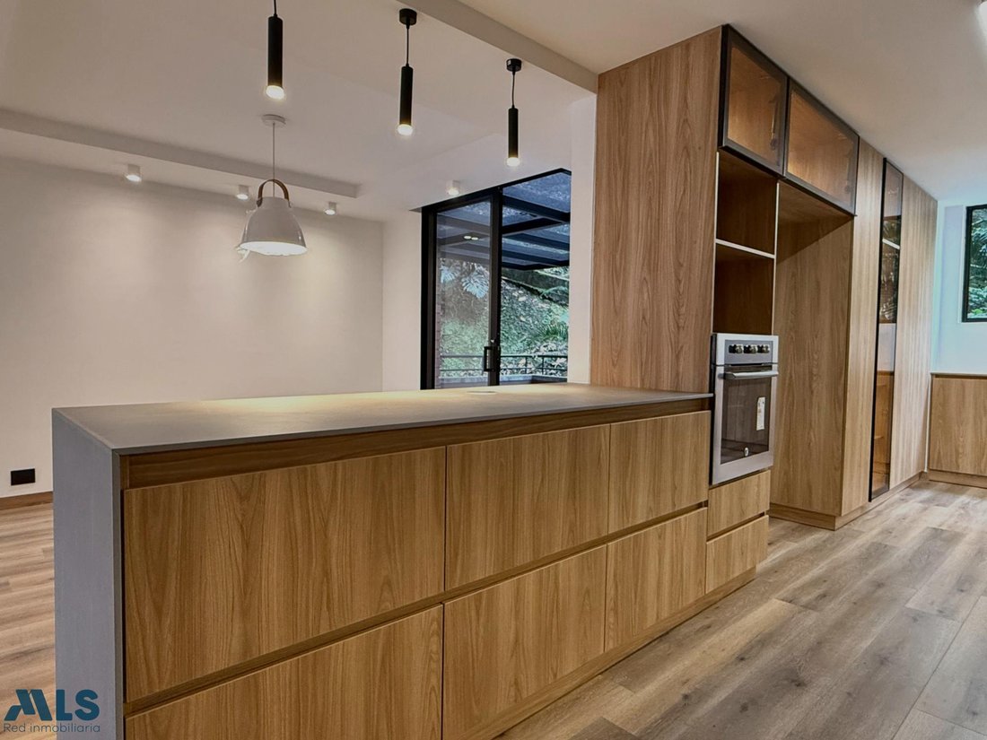 Apartment in Medellín, Antioquia, Colombia 4 - 18327563
