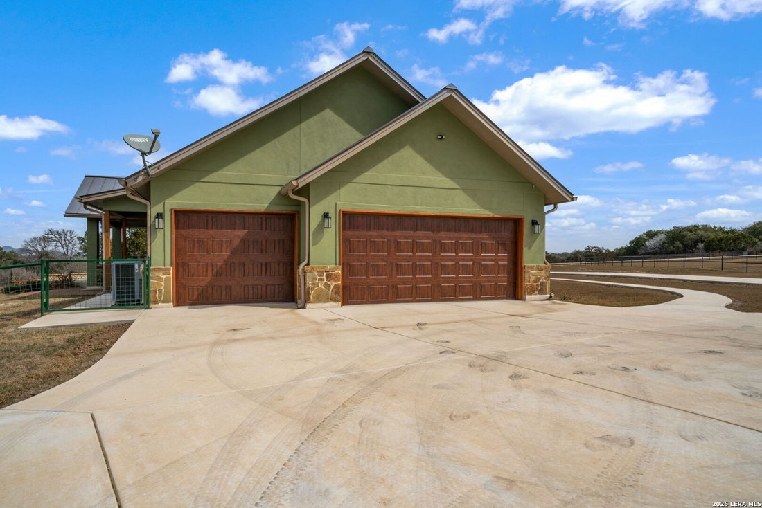 House in Bandera, Texas, United States 5 - 18327507