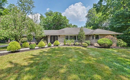 House in Mountainside, New Jersey, United States 1