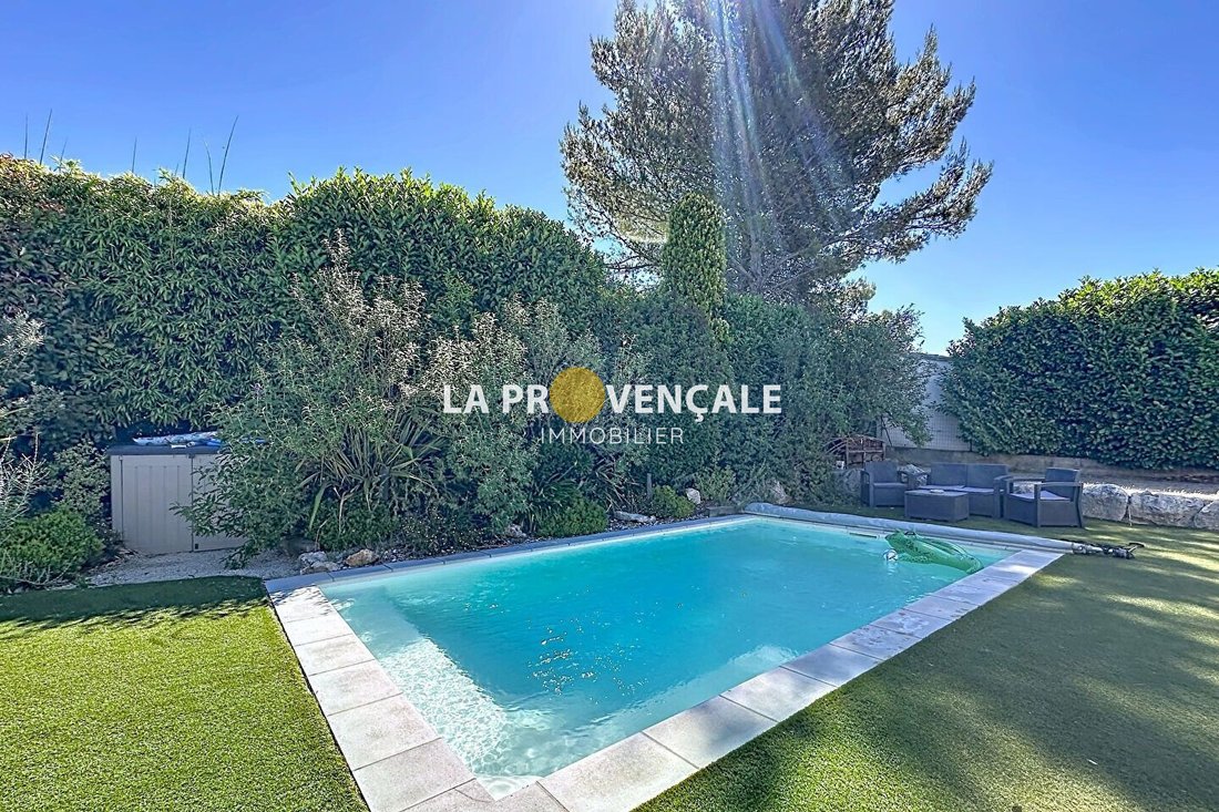 Villa in Trets, Provence-Alpes-Côte d'Azur, France 2 - 18328104