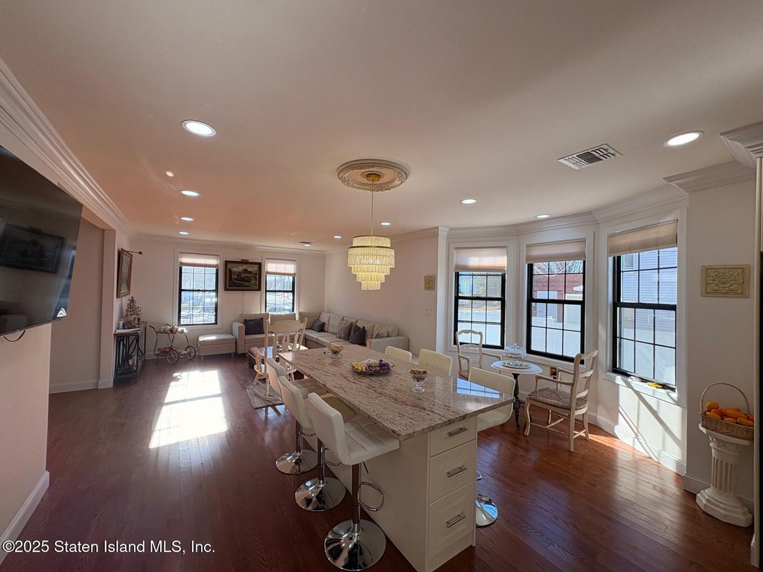House in New York, New York, United States 5 - 18329361